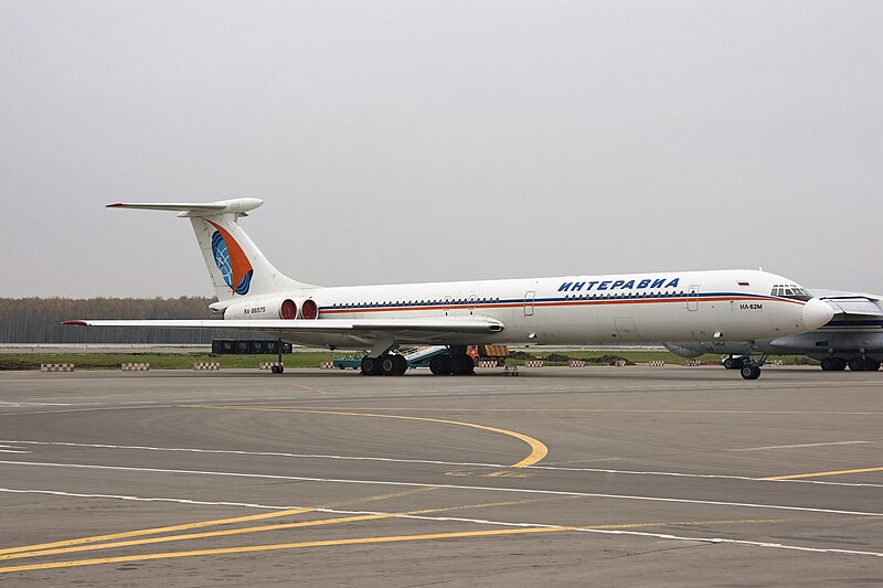 800px-Interavia_Ilyushin_Il-62M.jpg