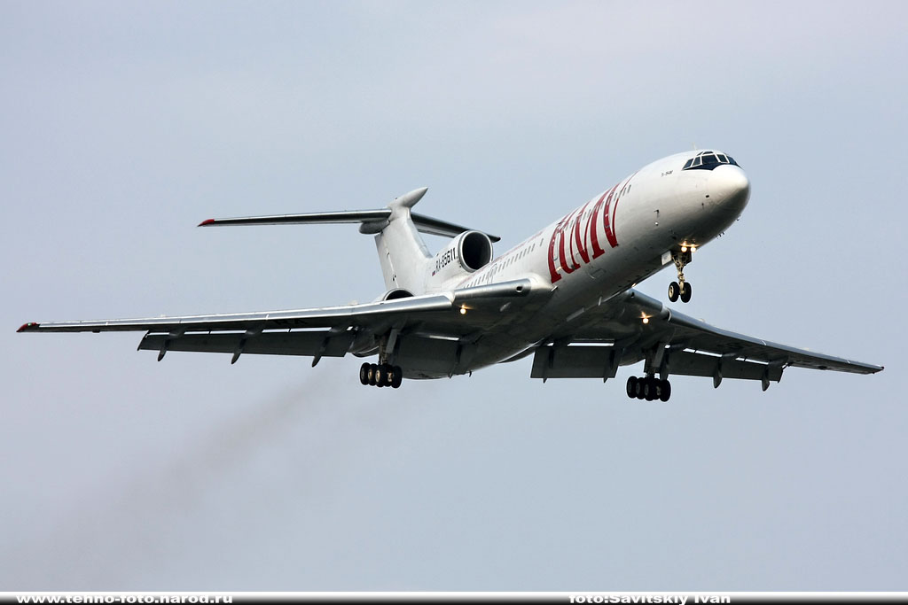 Tu-154M_Rostov-on-Don_19.08.2010-053.jpg