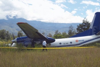 bulog_an26_4l-ife_wamena_1001228_1.jpg