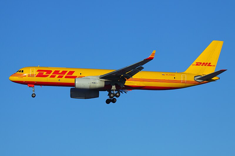 800px-Tu-204C_RA-64024_in_full_DHL_colors_02-Dec-2010.jpg