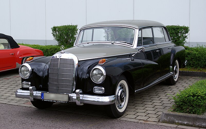 800px-Mercedes_Benz_W189_BW_1.JPG