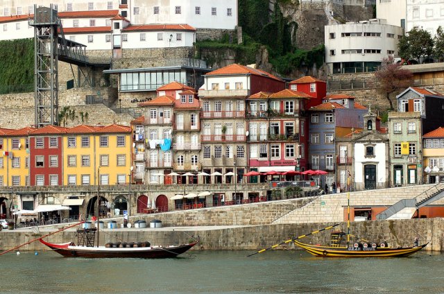 quay_of_the_river_douro.jpg